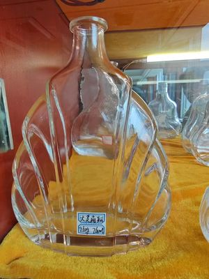 Empty Transparent 500ml 700ml 750ml XO Brandy Glass Bottles Acceptable Customer's Logo