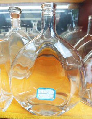 Empty Transparent 500ml 700ml 750ml XO Brandy Glass Bottles Acceptable Customer's Logo