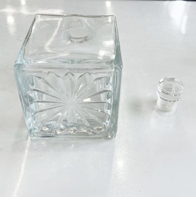Spray Cap 26oz Crystal Glass Whisky Decanter and Rock Glasses for Bourbon in Gift Box