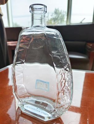 Super Flint Material Thick Bottom 750ml Glass Base Brandy Whiskey Bottle with Collar