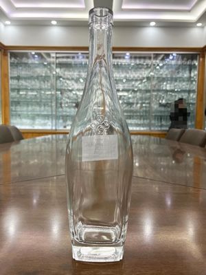 Brandy XO Luxury Cognac Glass Bottle 700ml Directly Produced with Glass Base Material