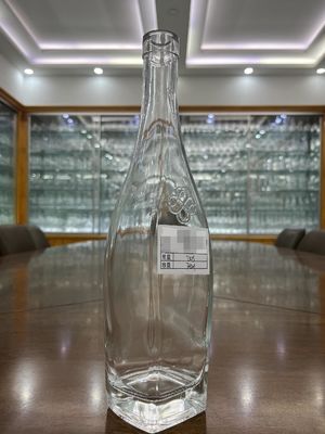 Brandy XO Luxury Cognac Glass Bottle 700ml Directly Produced with Glass Base Material