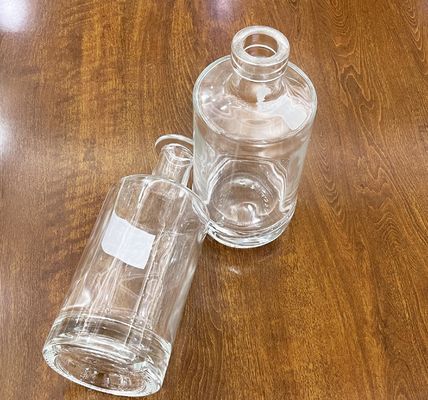 750ml Super Flint Jersey Glass Liquor Bottle with Cork Eco-friendly and Customizable
