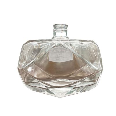 Luxury High End Custom Polygonal Glass Bottle for VODKA Clear and Distinctive