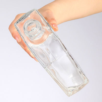 Glass Base Material 750ml 700ml 550ml Gin Glass Bottle Rum Brandy Glass Liquor Bottle with Lid