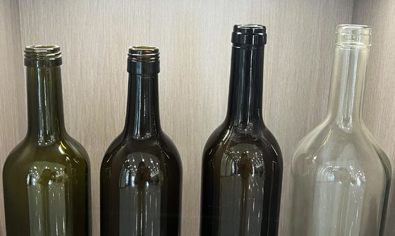 Industrial Beverage 750ml Clear Round Bordeaux Red Fruit Wine Bottles with Cork Caps