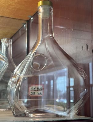350ml 500ml 700ml 750ml Glass Bottle for Vodka Brandy Whiskey Sleek and Elegant Design