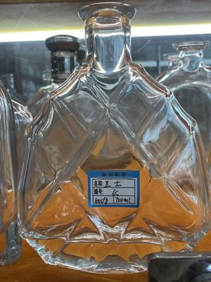500ml 700ml Round Shape Clear Glass Wine Bottle for Beverage Whisky Rum Tequila Brandy