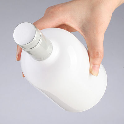 Golden Silver Cork Lids Glass Vodka Bottle for 750ml Packing 375ml 500ml Capacity