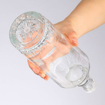 750ml Custom Design Glass Whisky Bottle with Cork Clear and Collar Material Glass