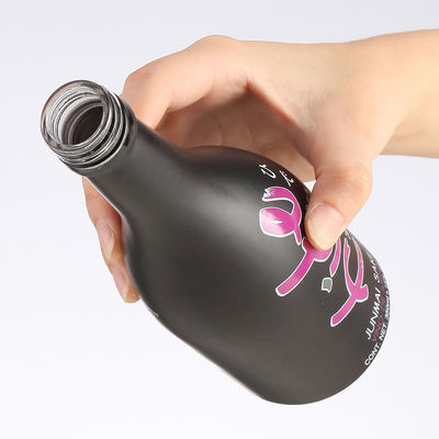 Body Material Glass 700ml 750ml Clear Matte Black Bottle for Gin Whiskey Vodka Spirit