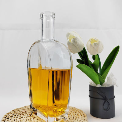 500ml/750ml Spirits Glass Bottle with Smooth Mouth and Lid Thick Bottom Customization