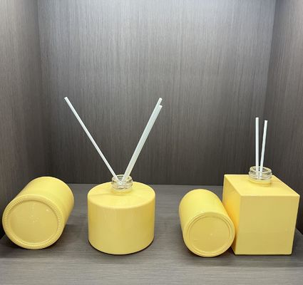 Body Material Glass Aromatherapy Bottles for Spot Round Colored Empty Reed Bottles