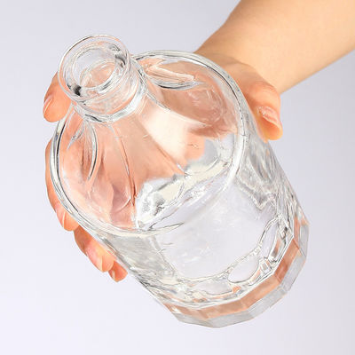 Customized 750ml Clear Glass Brandy Gin Rum Tequila Vodka Spirit Bottle with Lid