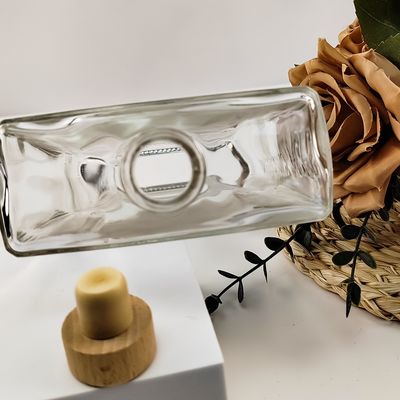 200ml Transparent Whiskey Glass Bottle with Lid The Newest Flat Bottom Square Design