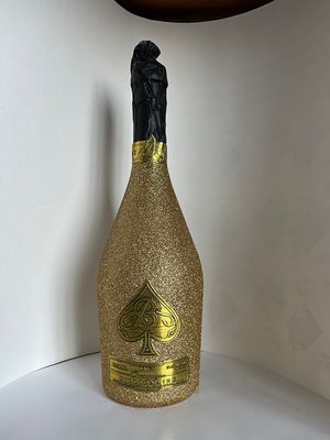 Level Relief Glass Bottle Of Liquor Glass Material and Cap with Brush Sealing