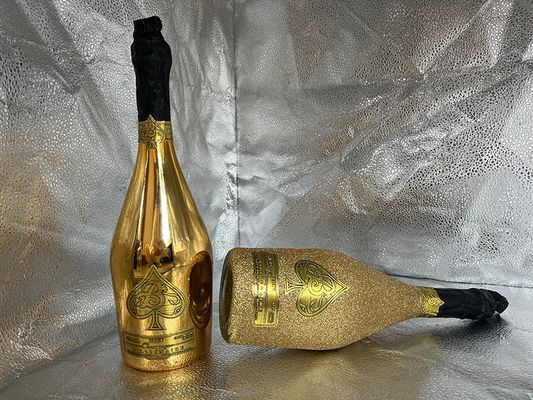 Level Relief Glass Bottle Of Liquor Glass Material and Cap with Brush Sealing