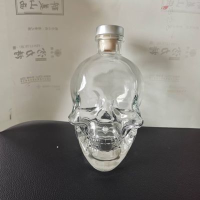 Hot Stamping Surface Handling Glass Skull Bottle with Stopper 700ml 750ml Transparent