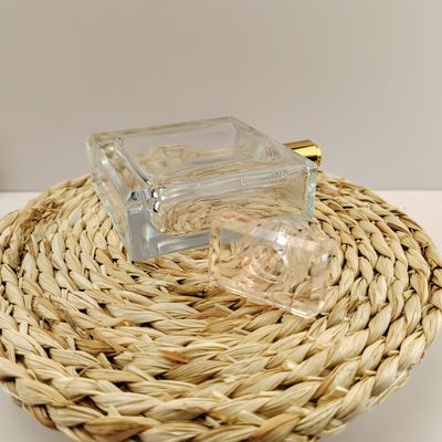 Acceptable Customer's Logo Glass Perfume Bottle with Customized Lid 30ml 50ml 100ml