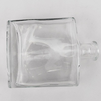 Flat Square Whiskey Vodka Rum Tequila Gin Spirits Glass Bottle with Cork Sealing Type