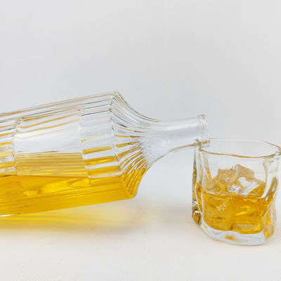High White Glass Material Custom Color Clear 750ML Whisky Whiskey Glass Decanter Bottle