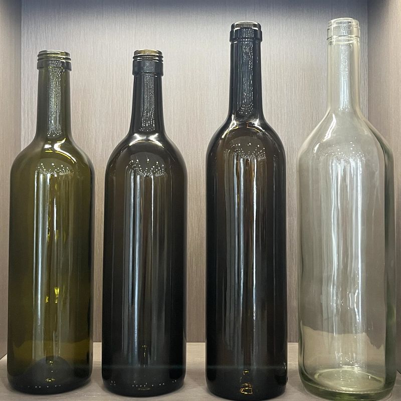 Industrial Beverage 750ml Clear Round Bordeaux Red Fruit Wine Bottles with Cork Caps